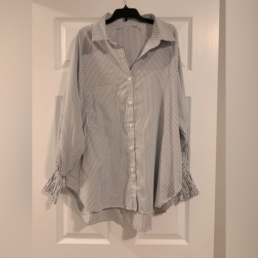 Boutique long sleeve button up collared pinstriped shirt medium oversized
